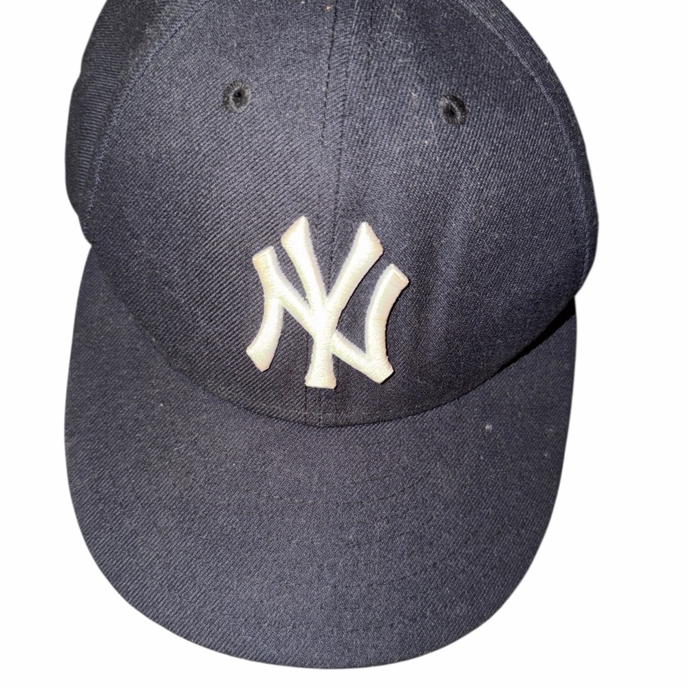 New Era Official On-Field Baseball Black Cap with White Yankees Logo